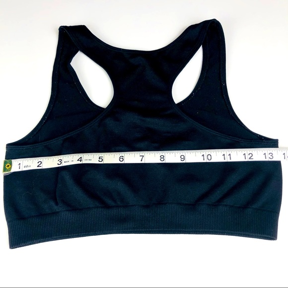 Yoga, running, workout capris and sports bra - Picture 3 of 10